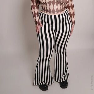 Forest Ink Beetle Black and White Striped Flare Pants size large - NWOT